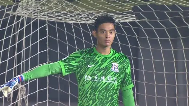 防线下马威, 于汉超造红